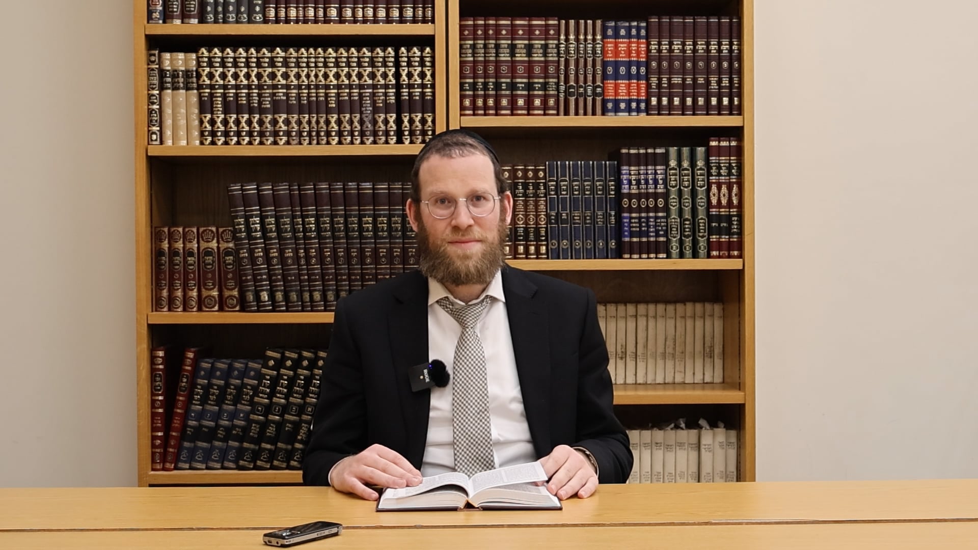 A short Chanukah insight from HaRav Boruch Moshe Cymmerman shlita