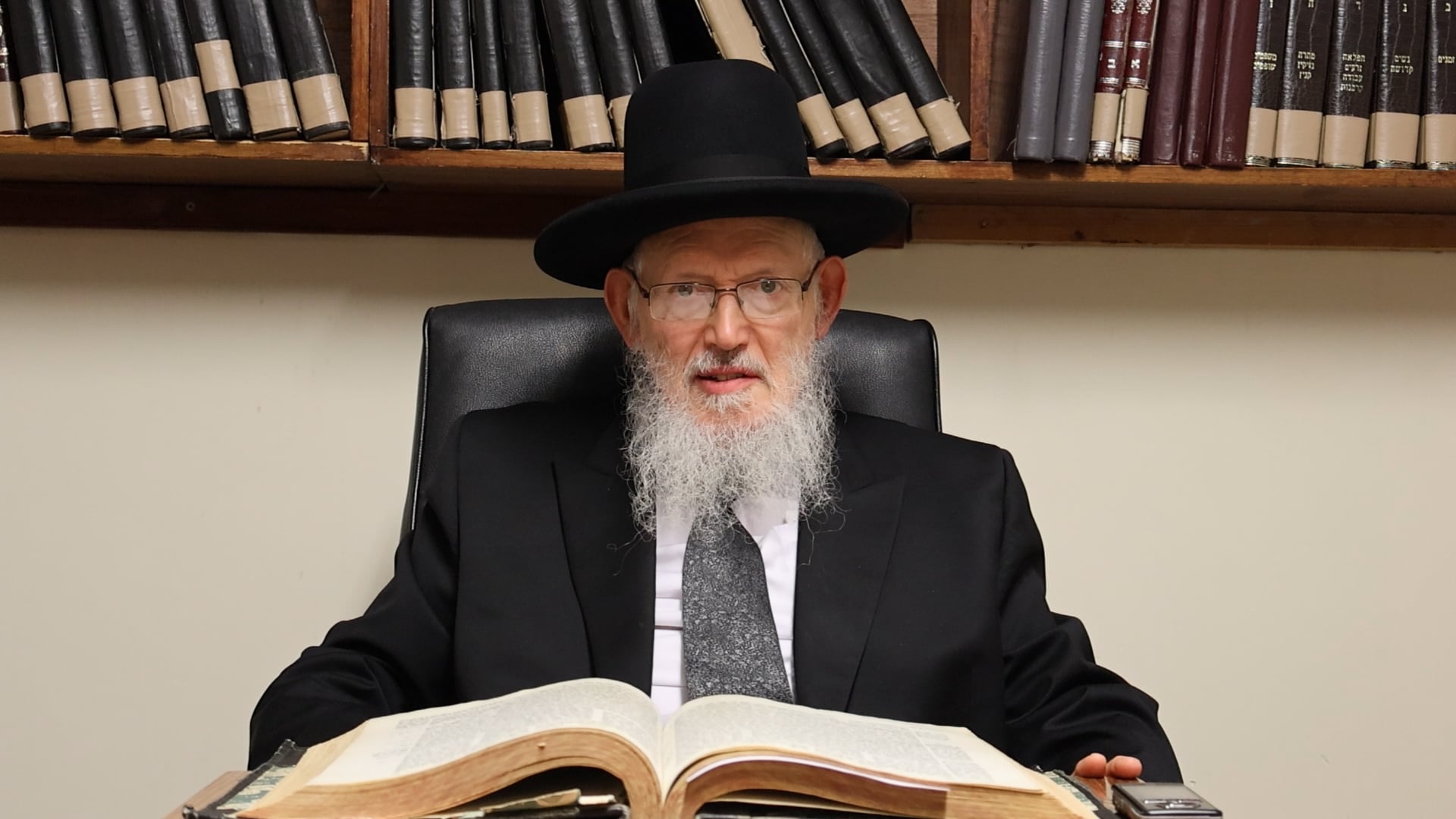 A short Chanukah insight from HaRav Mordche Yosef Karnowsky shlita